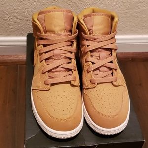 NIKE AIR JORDAN 1 MID BG